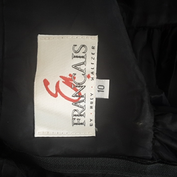 A crinkled black skirt bottom with lace top and long sleeves by En Francais - Picture 5 of 5